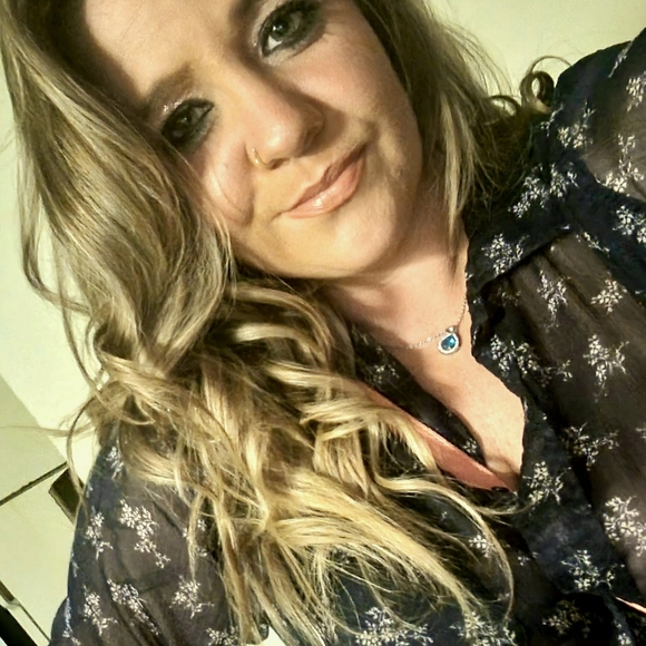 Meet your Posher, Samantha - Picture 2 of 2